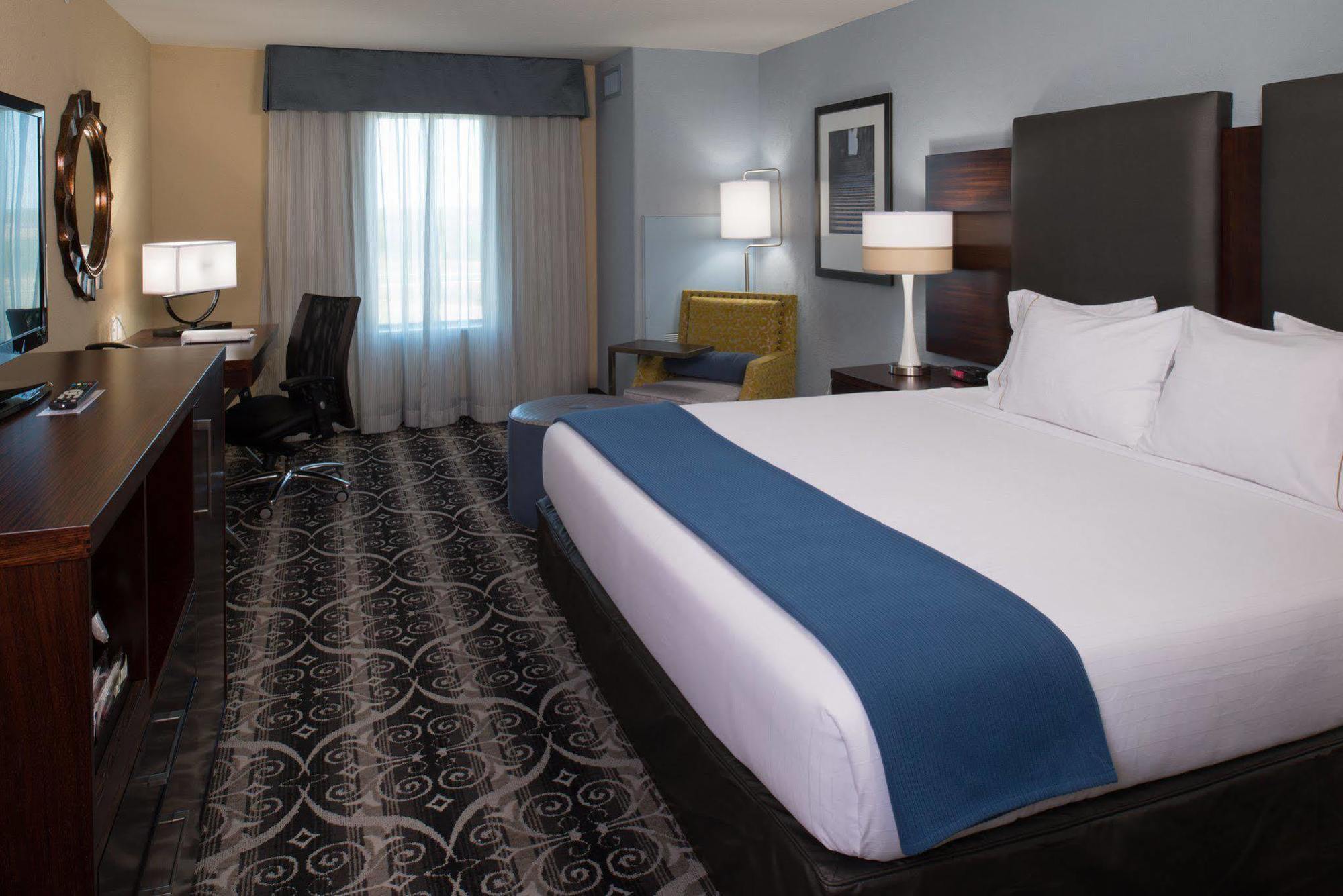Holiday Inn Express Hotel & Suites North Kansas City By Ihg Exterior photo