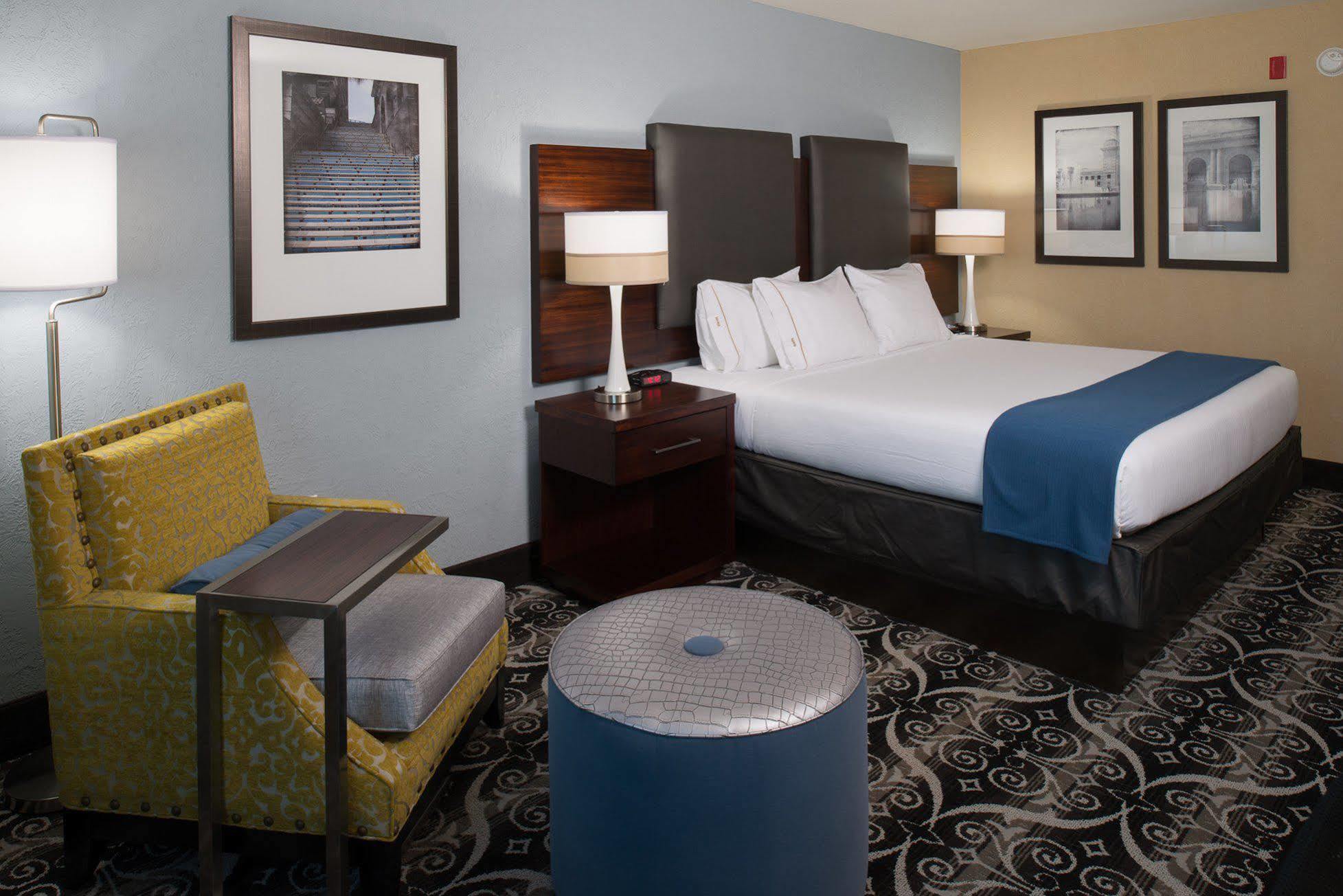 Holiday Inn Express Hotel & Suites North Kansas City By Ihg Exterior photo