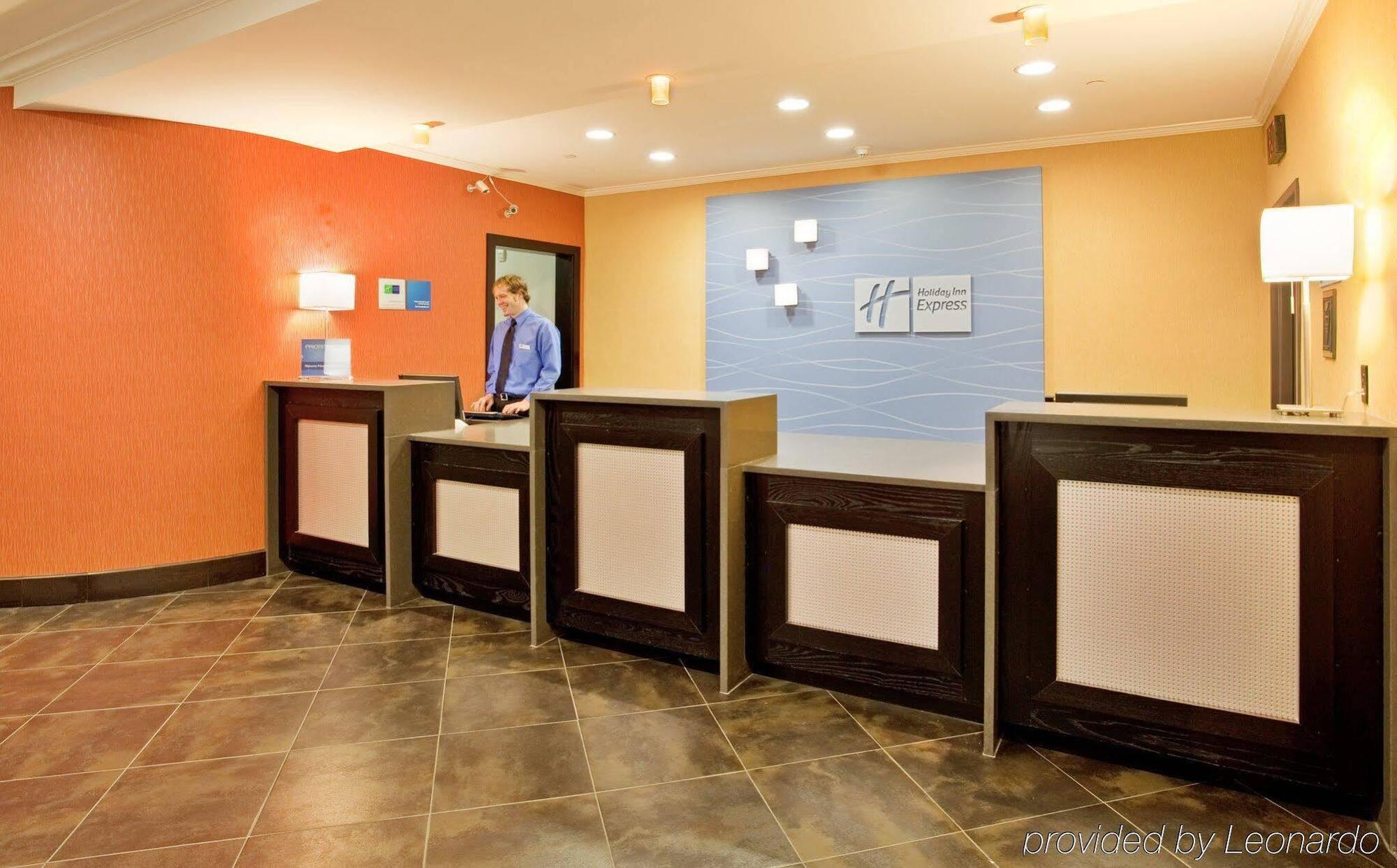 Holiday Inn Express Hotel & Suites North Kansas City By Ihg Exterior photo
