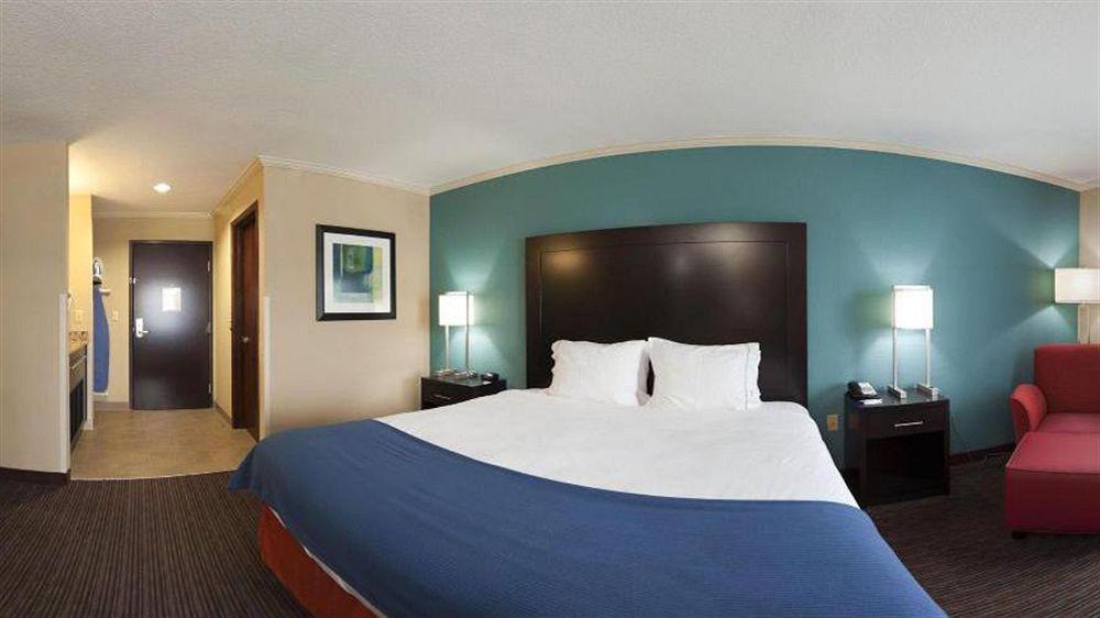 Holiday Inn Express Hotel & Suites North Kansas City By Ihg Exterior photo